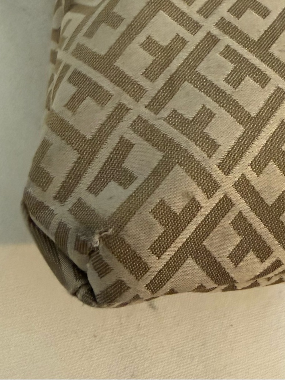 Tommy Hilfiger Crossbody Shoulder Bag Beige Tan Monogram Canvas Brown Strap Y2K - Picture 9 of 16